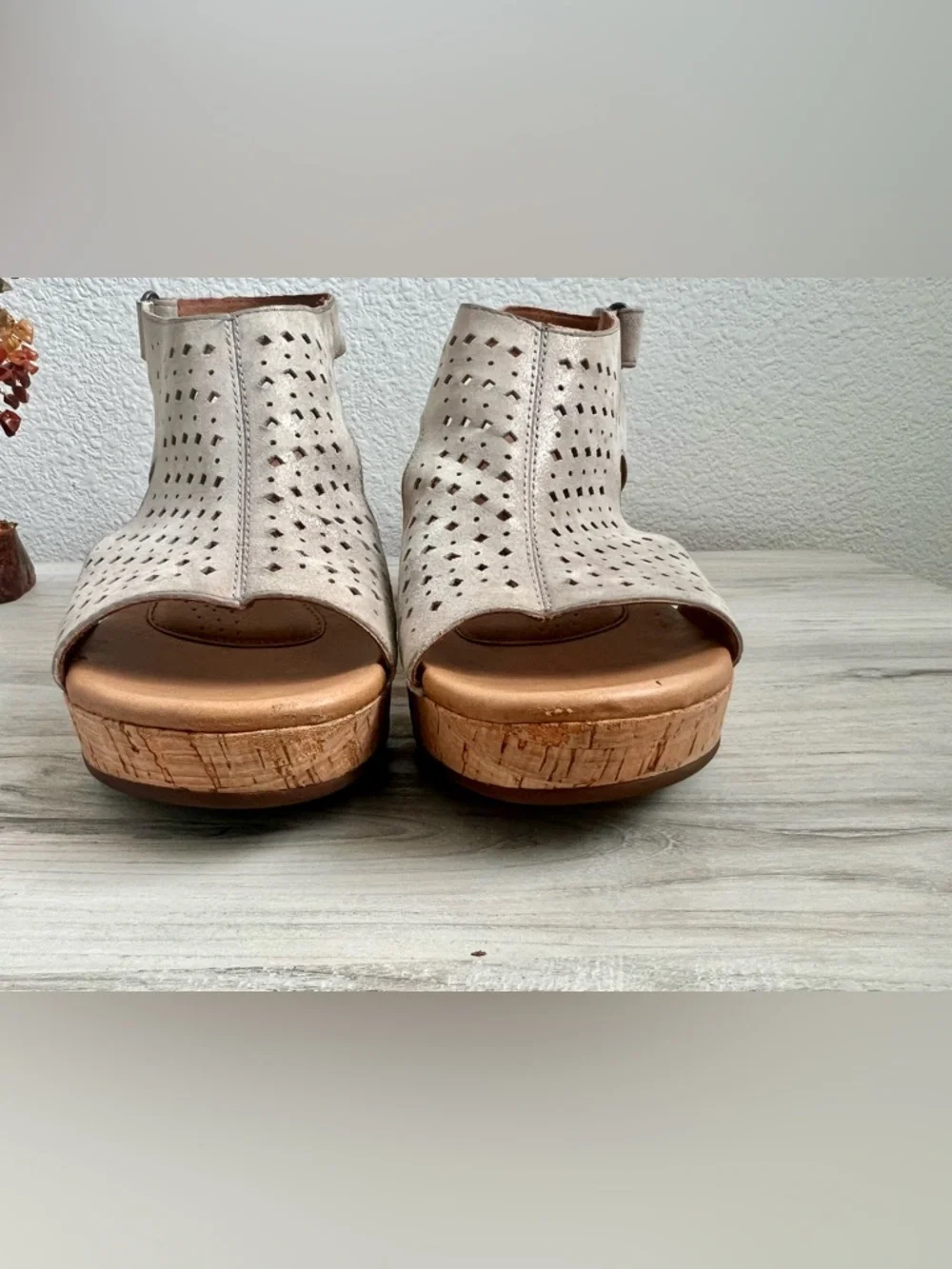 Rockport TruTECH Briah Perforated Wedge Sandals Taupe Leather Slingback 8.5